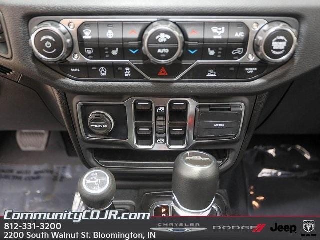 new 2025 Jeep Gladiator car, priced at $48,714