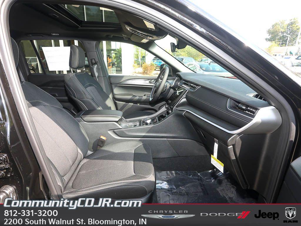 new 2025 Jeep Grand Cherokee car, priced at $41,300
