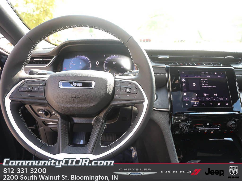 new 2025 Jeep Grand Cherokee car, priced at $41,300