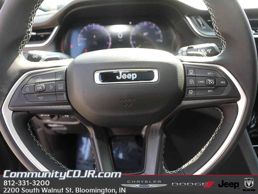 new 2025 Jeep Grand Cherokee car, priced at $41,300
