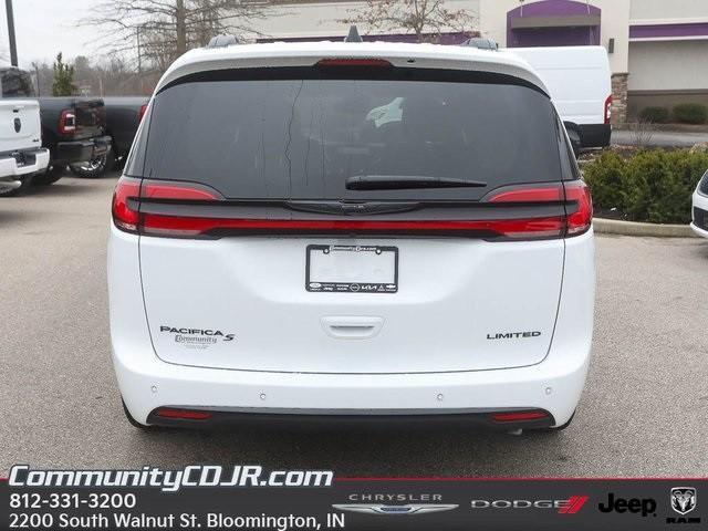 new 2024 Chrysler Pacifica car, priced at $52,394