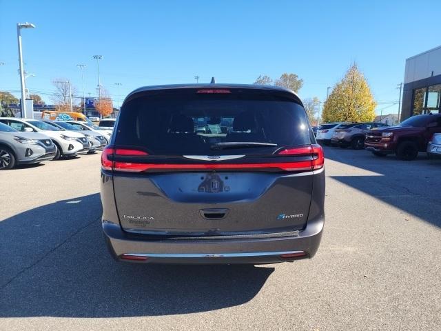 used 2022 Chrysler Pacifica Hybrid car, priced at $32,000