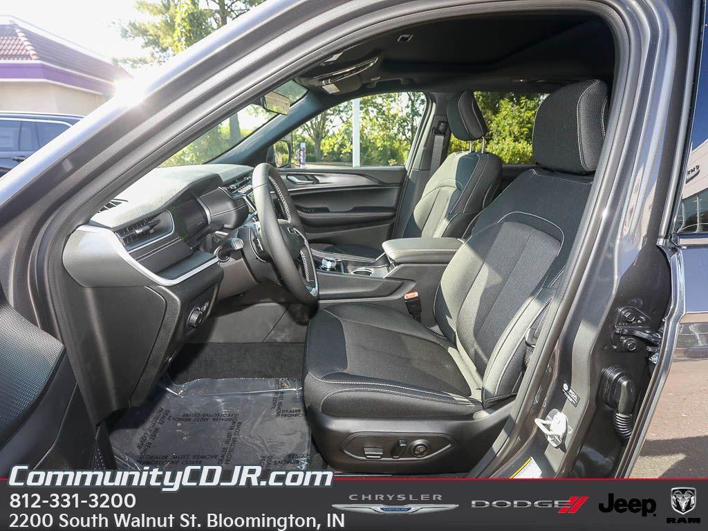 new 2025 Jeep Grand Cherokee car, priced at $43,091