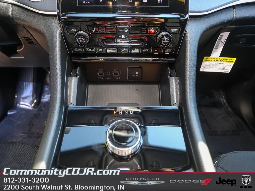 new 2025 Jeep Grand Cherokee car, priced at $43,091