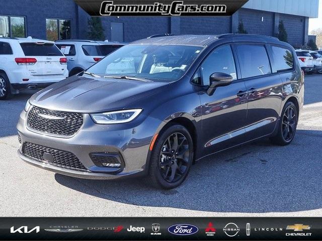 used 2022 Chrysler Pacifica car, priced at $25,900