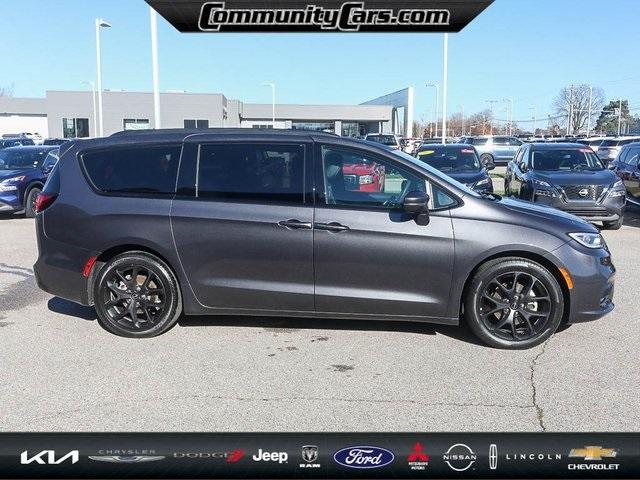 used 2022 Chrysler Pacifica car, priced at $25,900