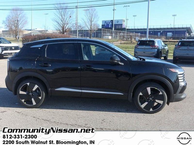 new 2025 Nissan Kicks car, priced at $28,847