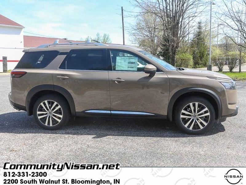 new 2025 Nissan Pathfinder car, priced at $51,828