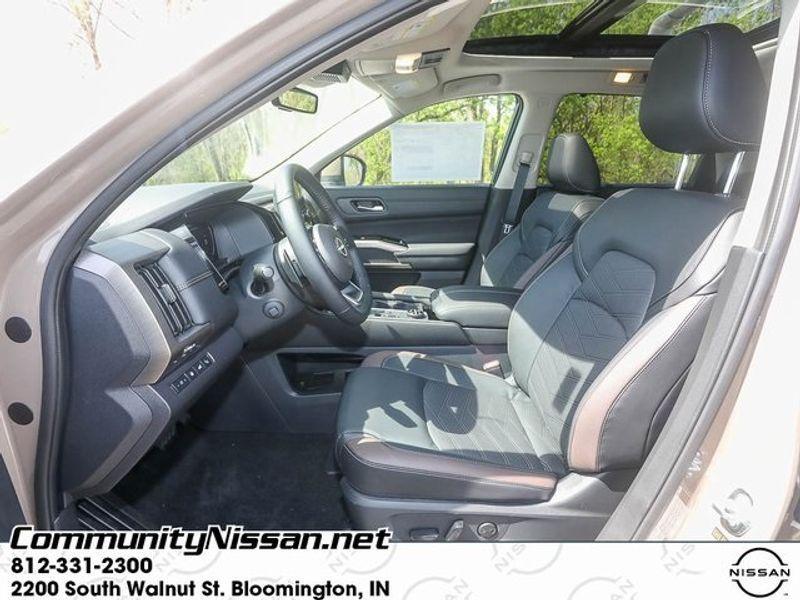new 2025 Nissan Pathfinder car, priced at $51,828