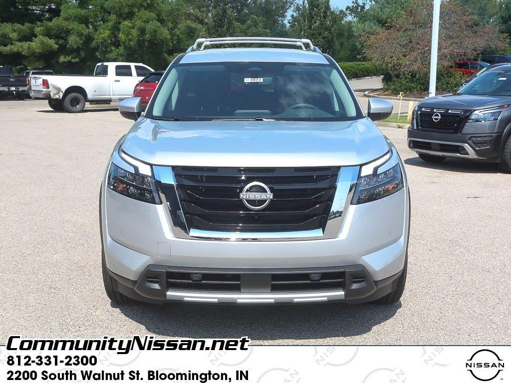 new 2025 Nissan Pathfinder car, priced at $43,586