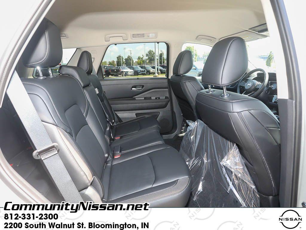 new 2025 Nissan Pathfinder car, priced at $43,586