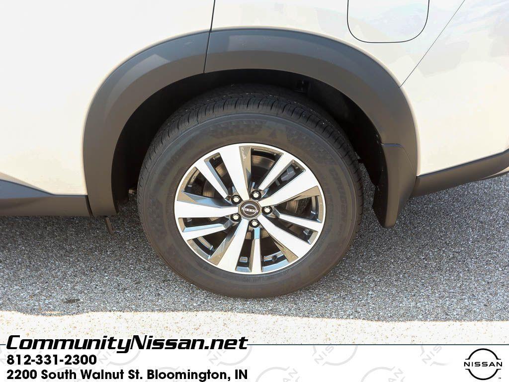 new 2025 Nissan Pathfinder car, priced at $43,586