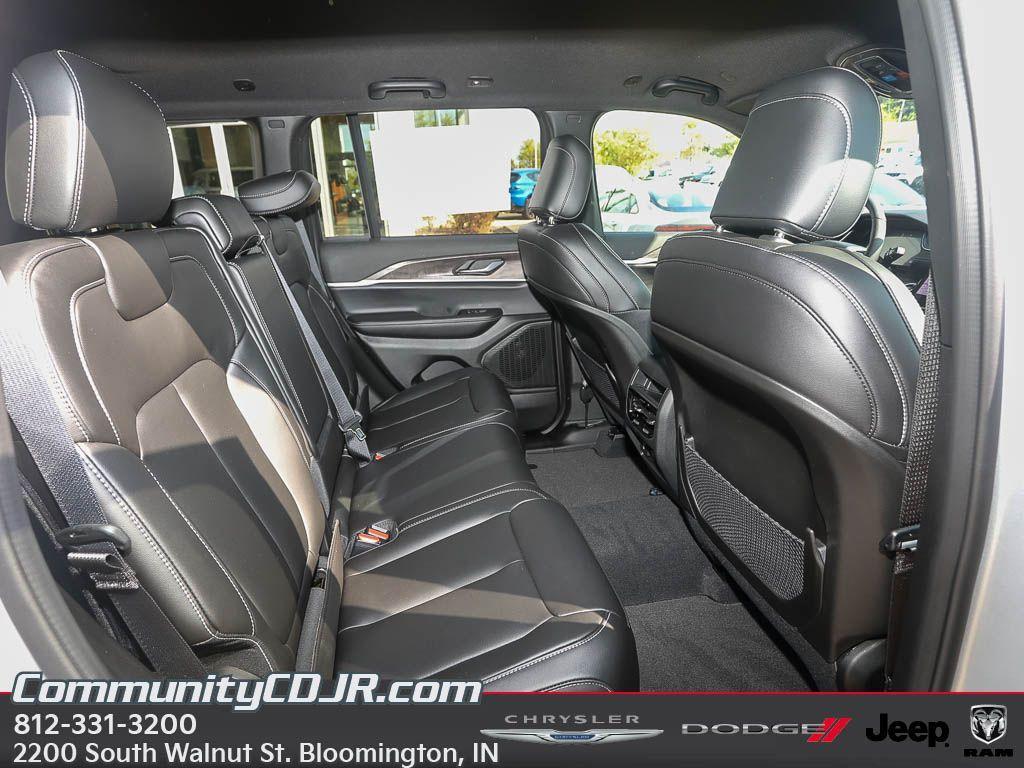 new 2025 Jeep Grand Cherokee car, priced at $48,389