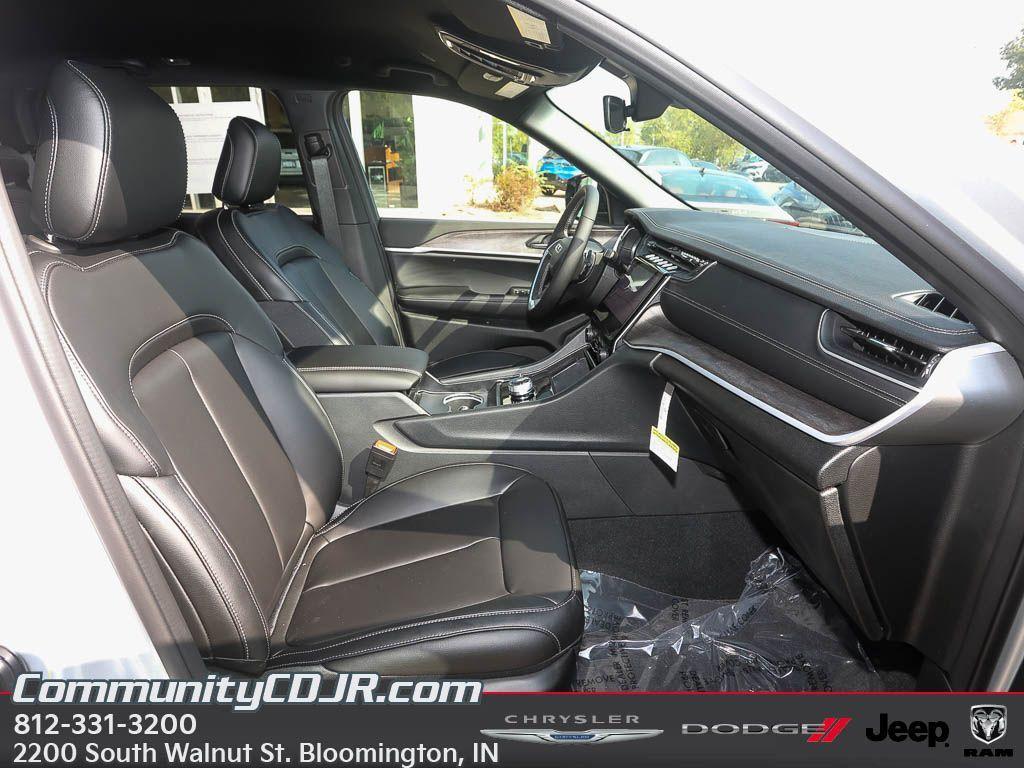 new 2025 Jeep Grand Cherokee car, priced at $48,389