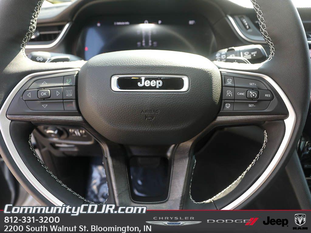new 2025 Jeep Grand Cherokee car, priced at $48,389