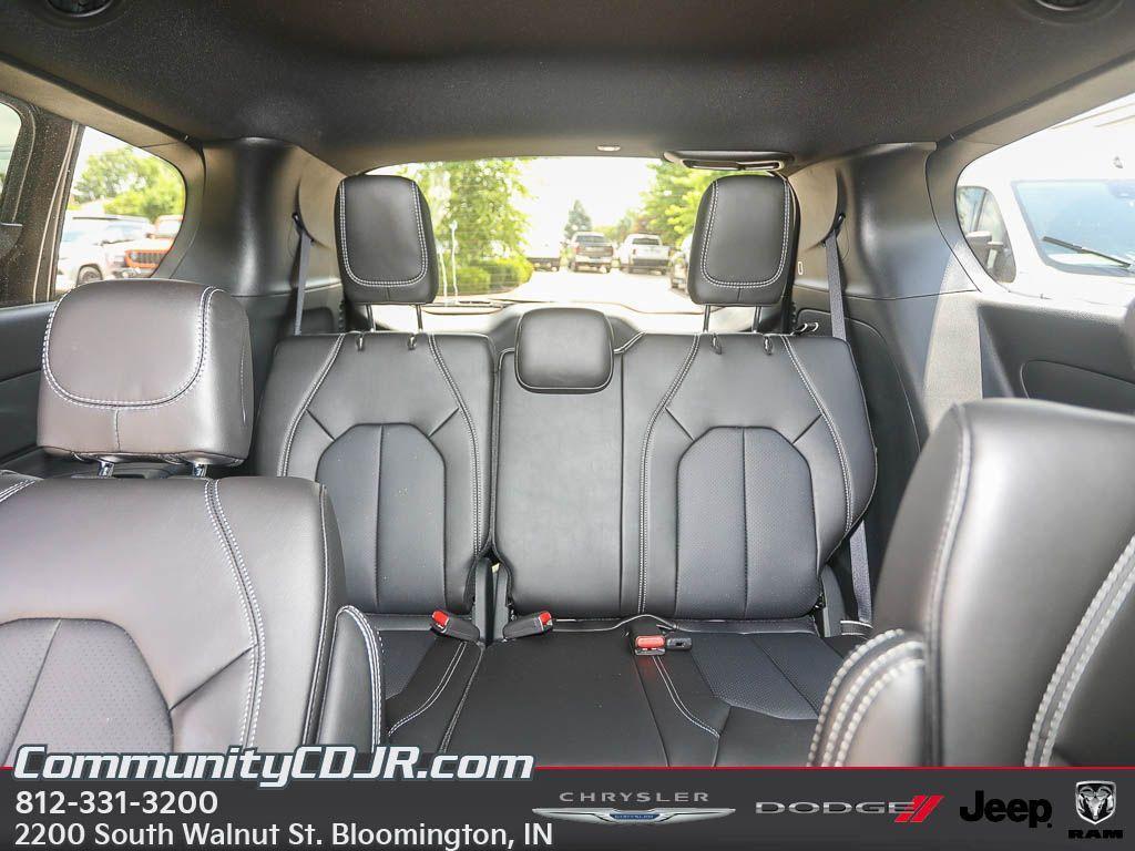 new 2025 Chrysler Pacifica car, priced at $44,048