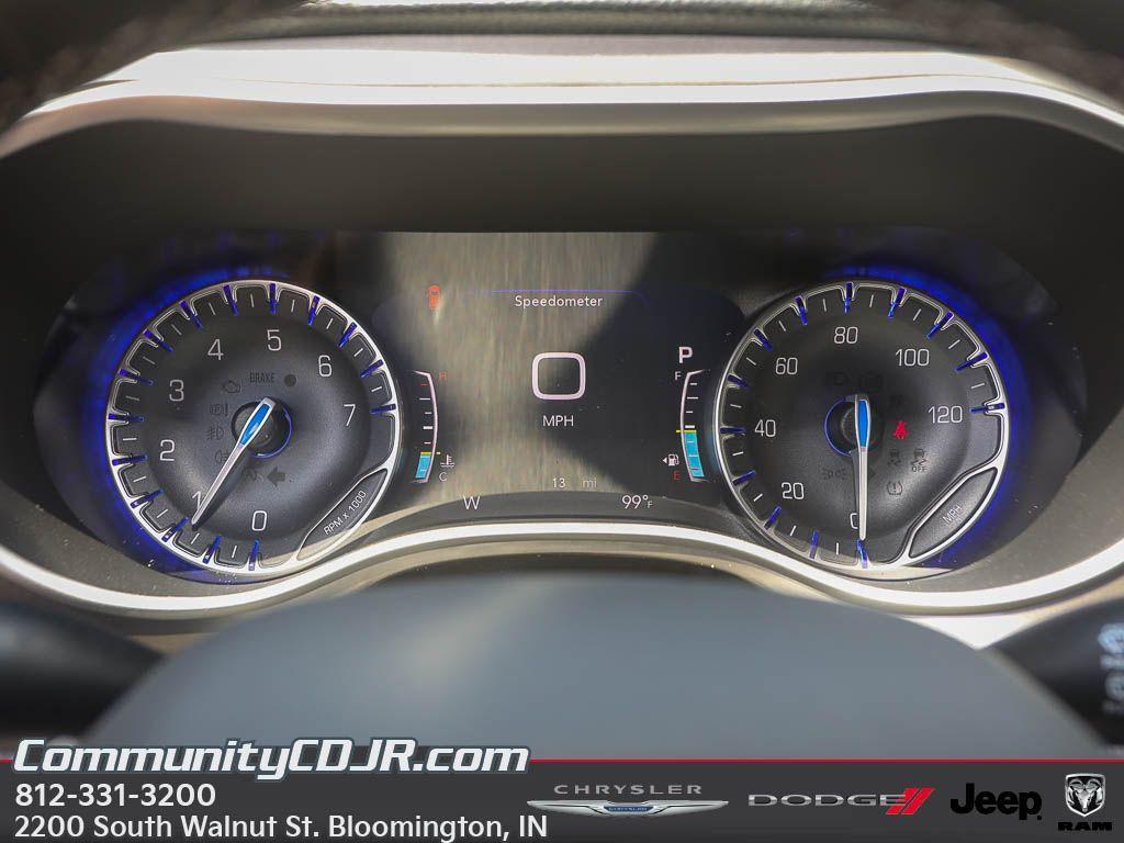 new 2025 Chrysler Pacifica car, priced at $44,048