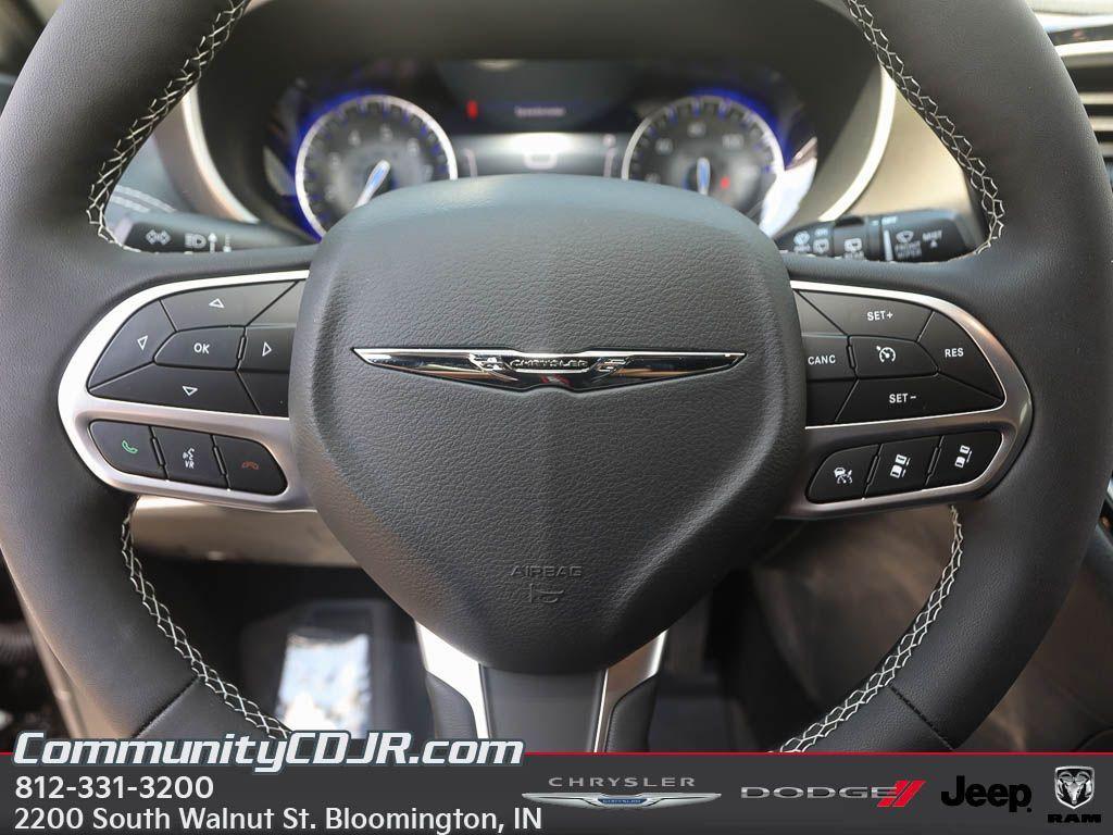 new 2025 Chrysler Pacifica car, priced at $44,048