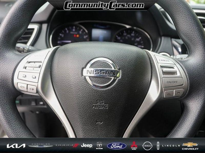used 2015 Nissan Rogue car, priced at $10,424