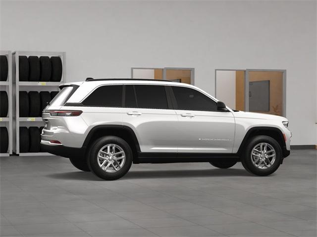 new 2025 Jeep Grand Cherokee car, priced at $44,000