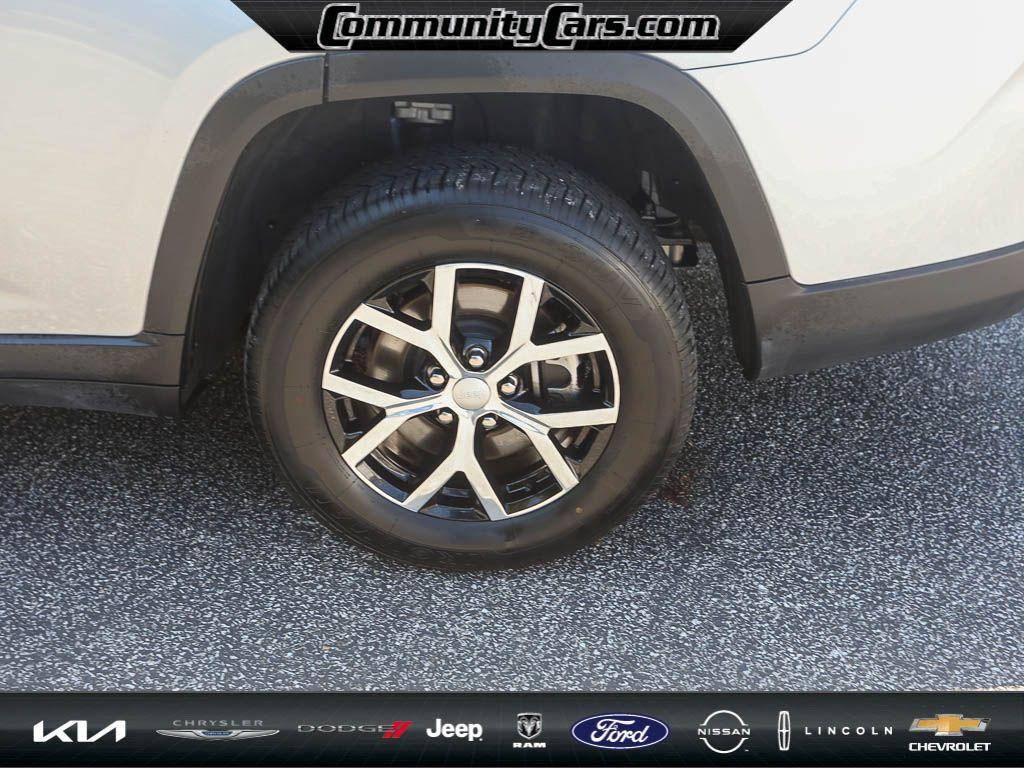 used 2024 Jeep Grand Cherokee L car, priced at $38,300