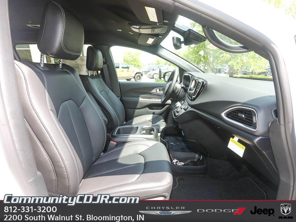 new 2025 Chrysler Voyager car, priced at $41,300
