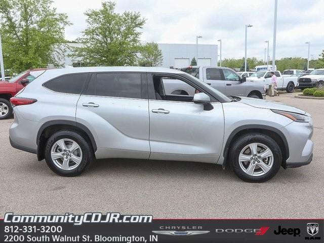 used 2021 Toyota Highlander car, priced at $25,800