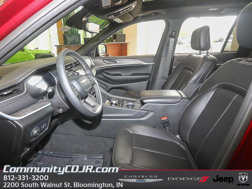 new 2025 Jeep Grand Cherokee car, priced at $48,972