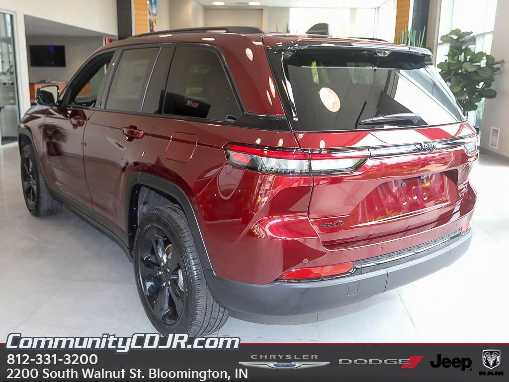 new 2025 Jeep Grand Cherokee car, priced at $48,972