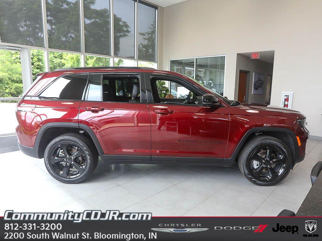 new 2025 Jeep Grand Cherokee car, priced at $48,972