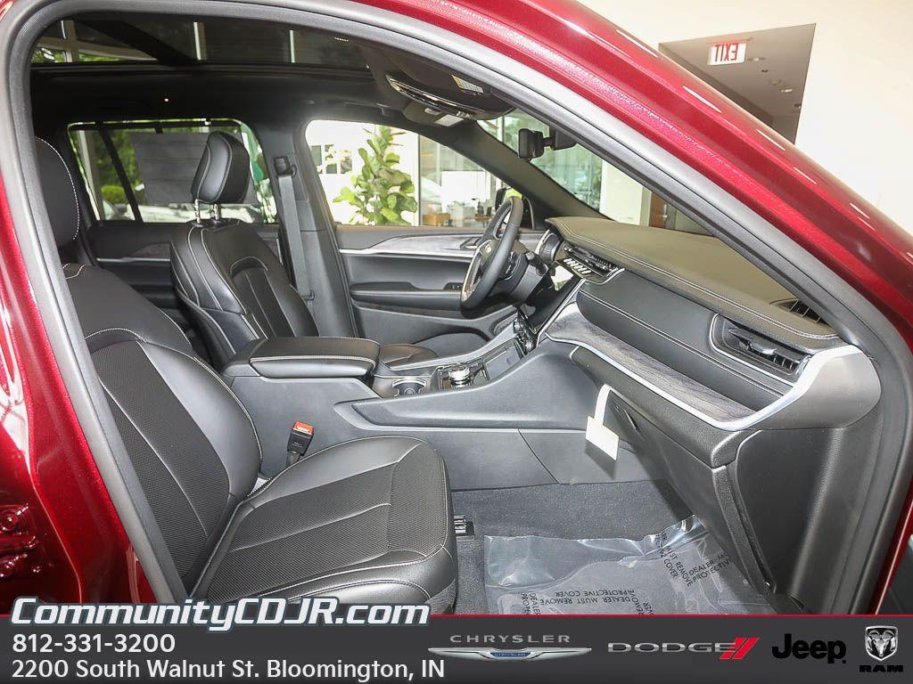 new 2025 Jeep Grand Cherokee car, priced at $48,972