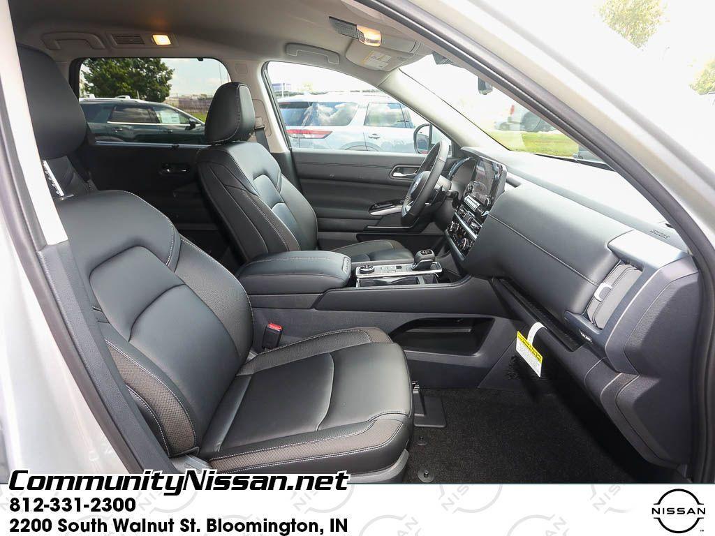 new 2025 Nissan Pathfinder car, priced at $40,904