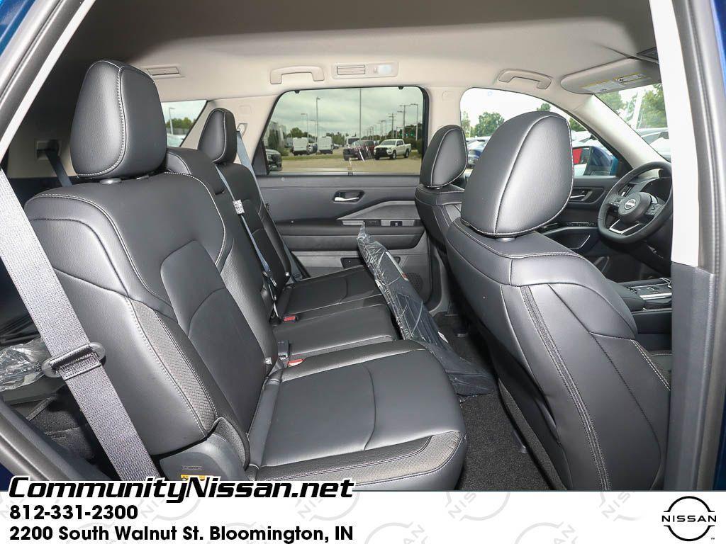 new 2025 Nissan Pathfinder car, priced at $43,904