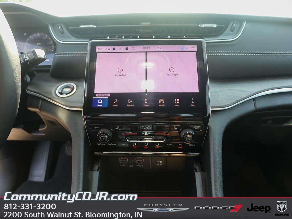 new 2025 Jeep Grand Cherokee car, priced at $42,141