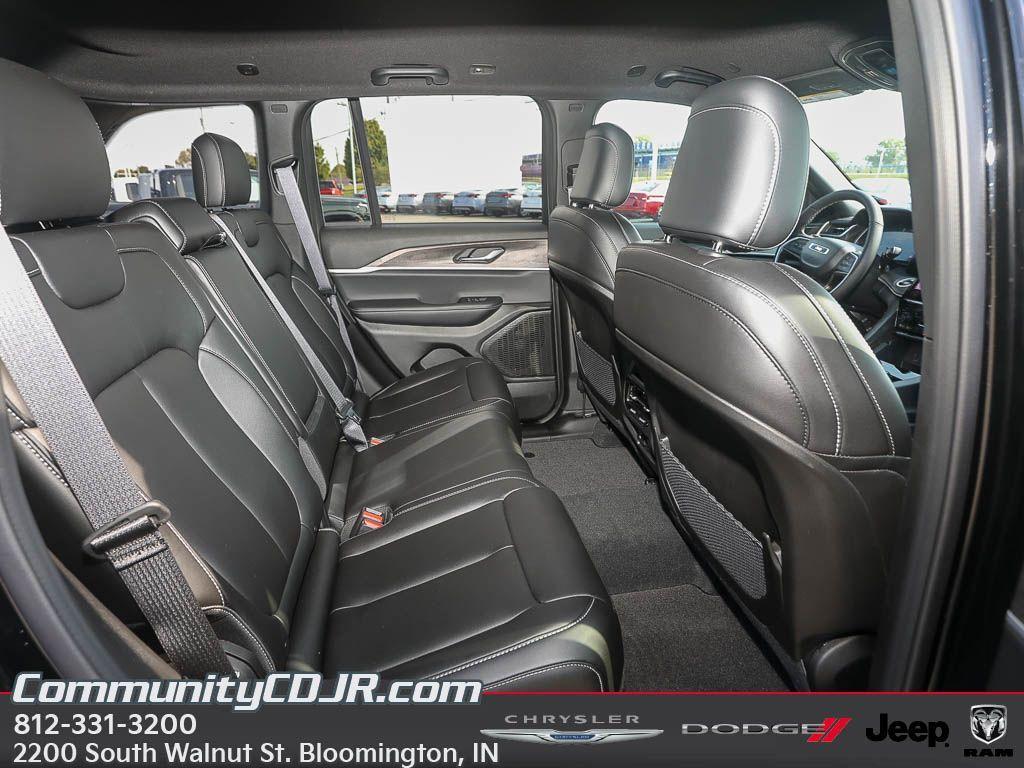 new 2025 Jeep Grand Cherokee car, priced at $42,141