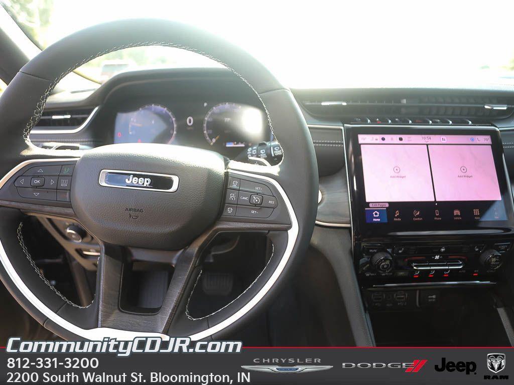 new 2025 Jeep Grand Cherokee car, priced at $42,141