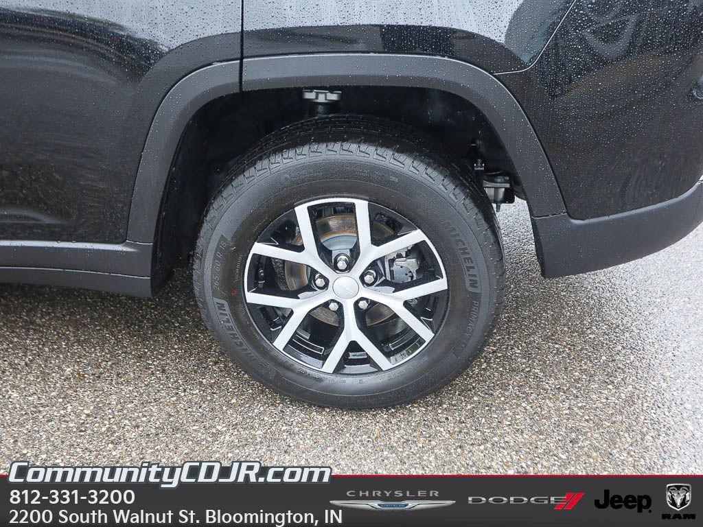 new 2025 Jeep Grand Cherokee car, priced at $42,141