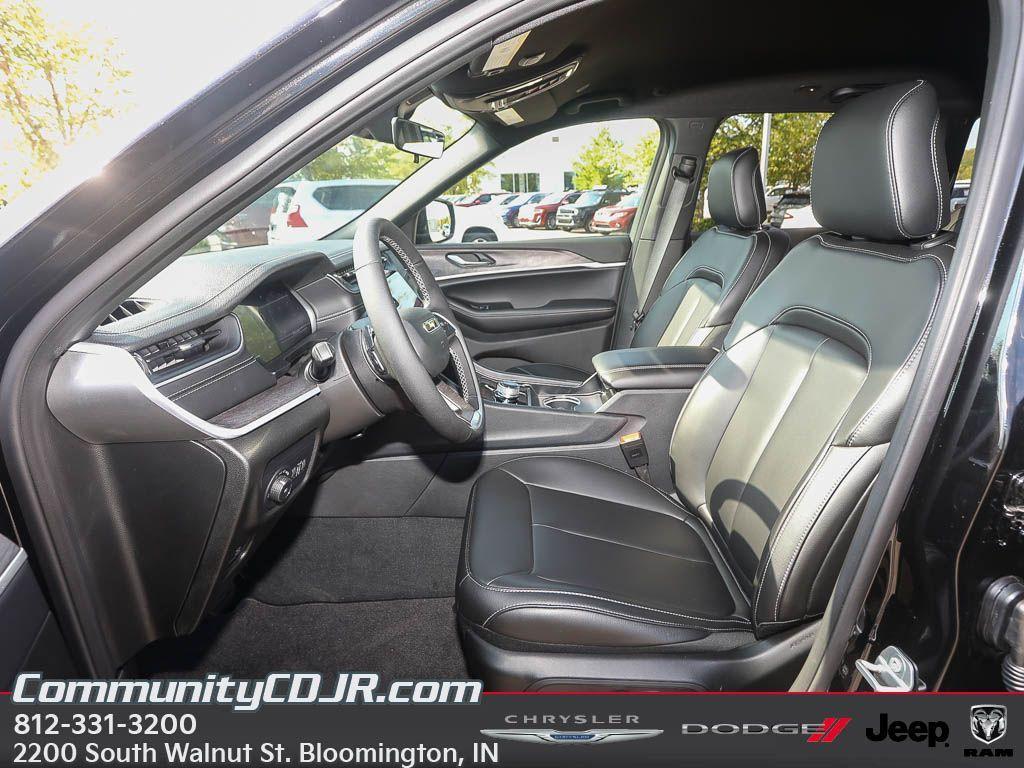 new 2025 Jeep Grand Cherokee car, priced at $42,141