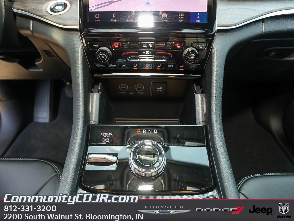 new 2025 Jeep Grand Cherokee car, priced at $42,141