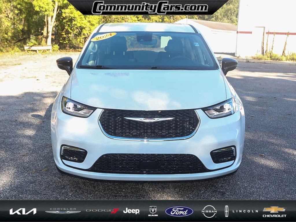 used 2024 Chrysler Pacifica car, priced at $33,141