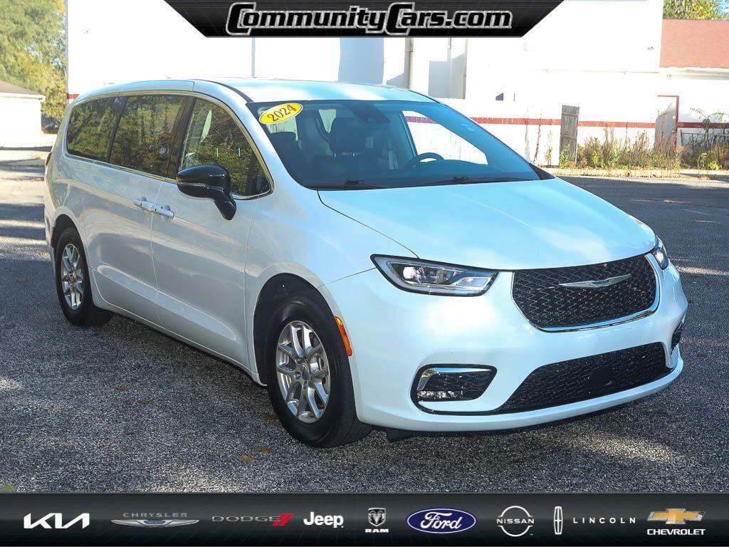 used 2024 Chrysler Pacifica car, priced at $33,141