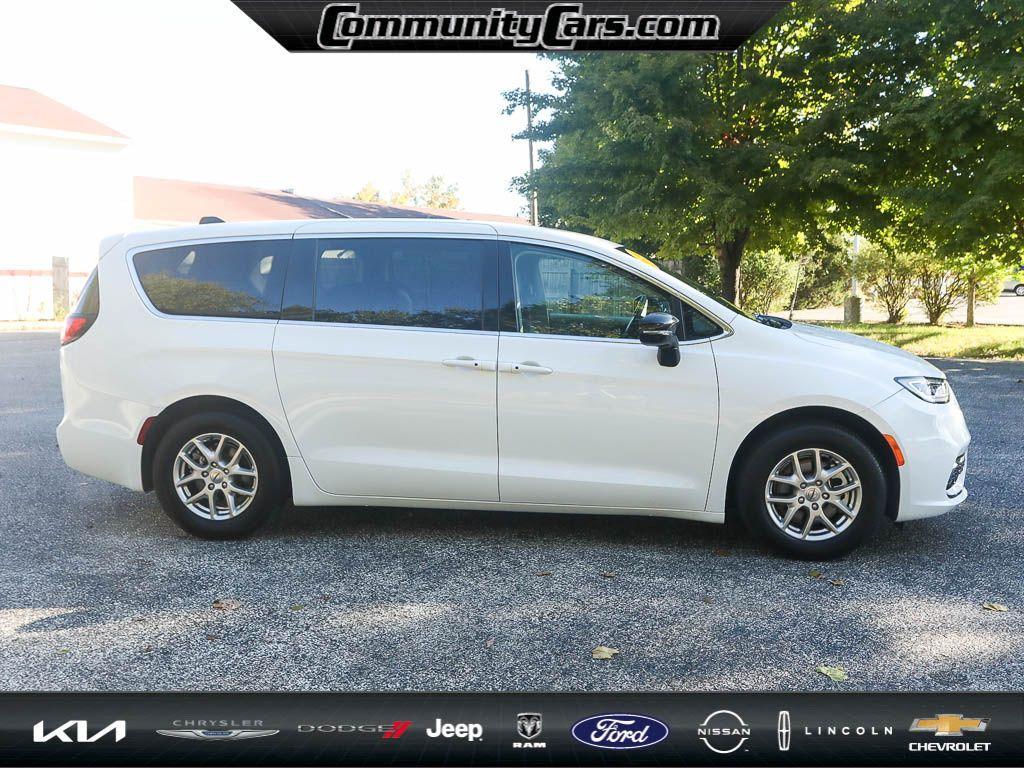 used 2024 Chrysler Pacifica car, priced at $33,141