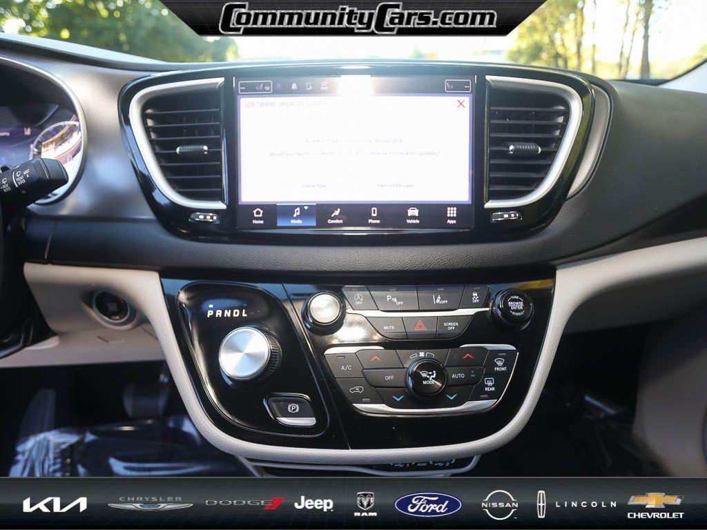 used 2024 Chrysler Pacifica car, priced at $33,141