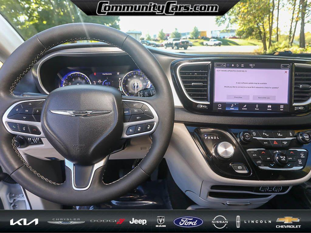 used 2024 Chrysler Pacifica car, priced at $33,141