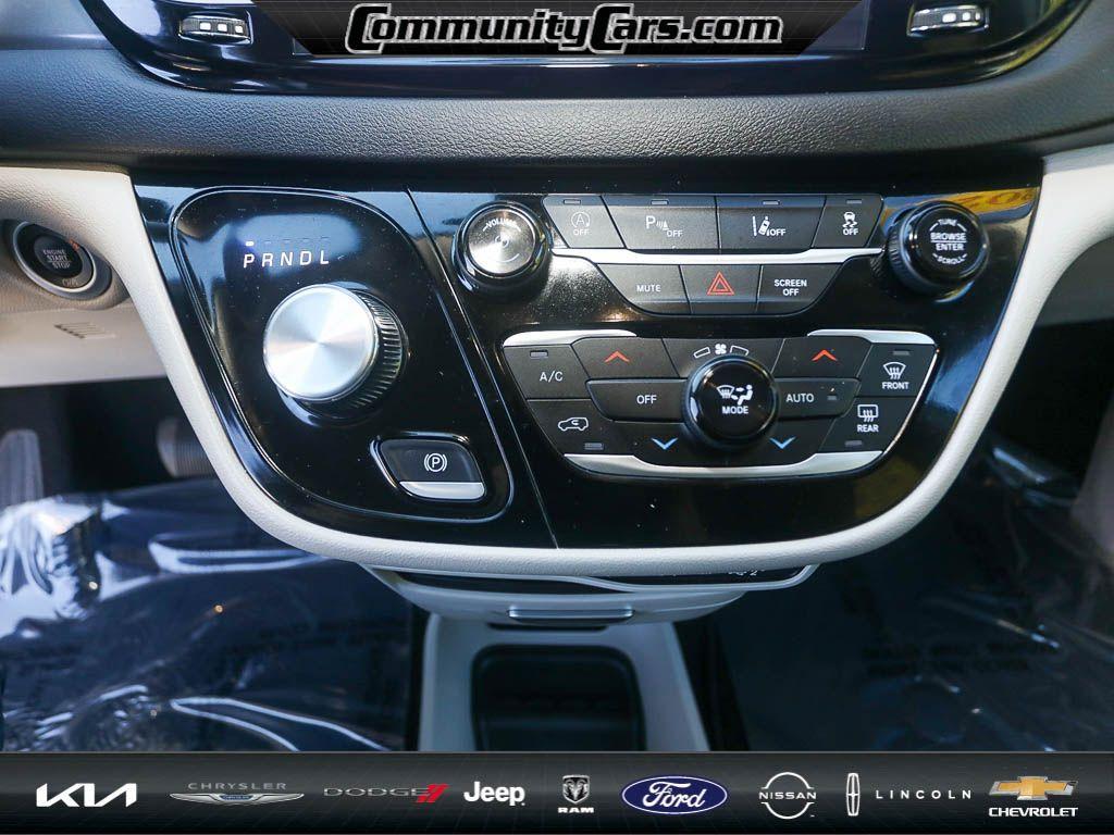 used 2024 Chrysler Pacifica car, priced at $33,141