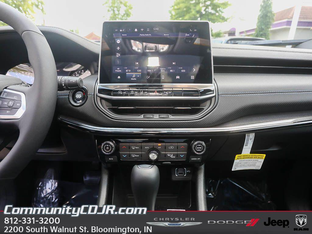 new 2025 Jeep Compass car, priced at $39,000