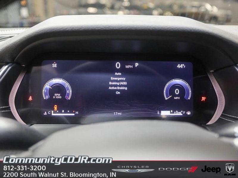 new 2025 Jeep Grand Cherokee car, priced at $42,220