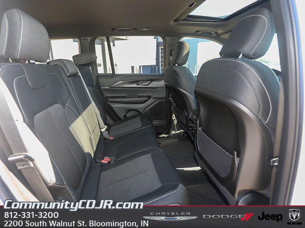 new 2025 Jeep Grand Cherokee car, priced at $40,814
