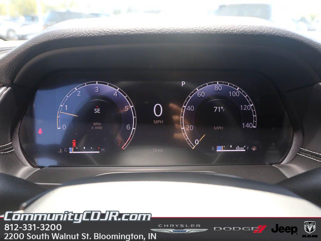 new 2025 Jeep Grand Cherokee car, priced at $40,814