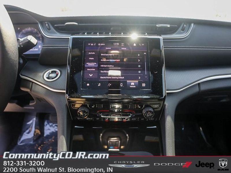 new 2025 Jeep Grand Cherokee L car, priced at $49,375